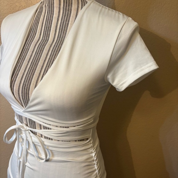 SHEIN White Mini Dress with Ruffle Hem Wraparound w/Ties Stretchy NWOT - Picture 9 of 16